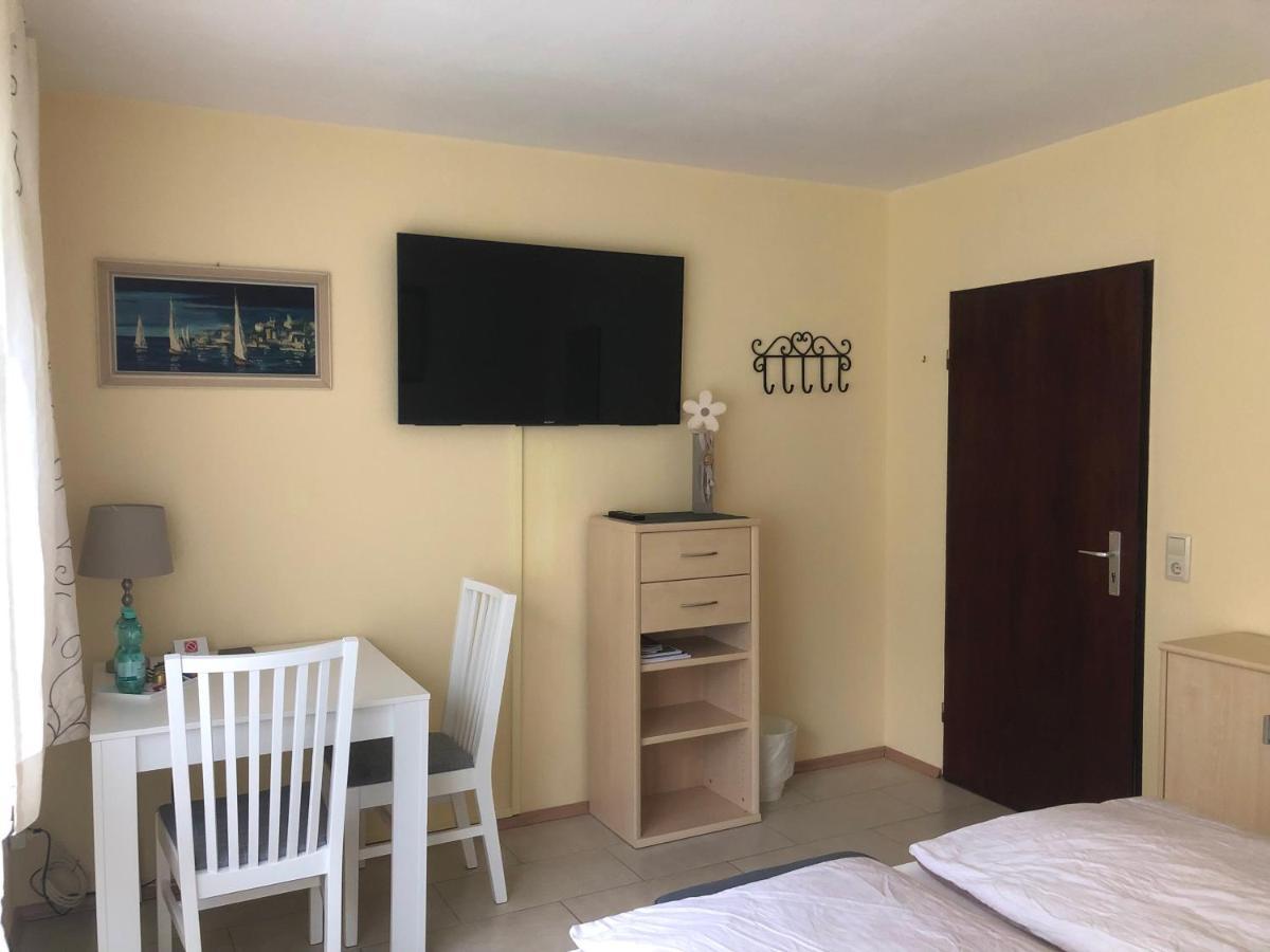 Ferienwohnung Appartement In Rheinbrohl Exteriör bild